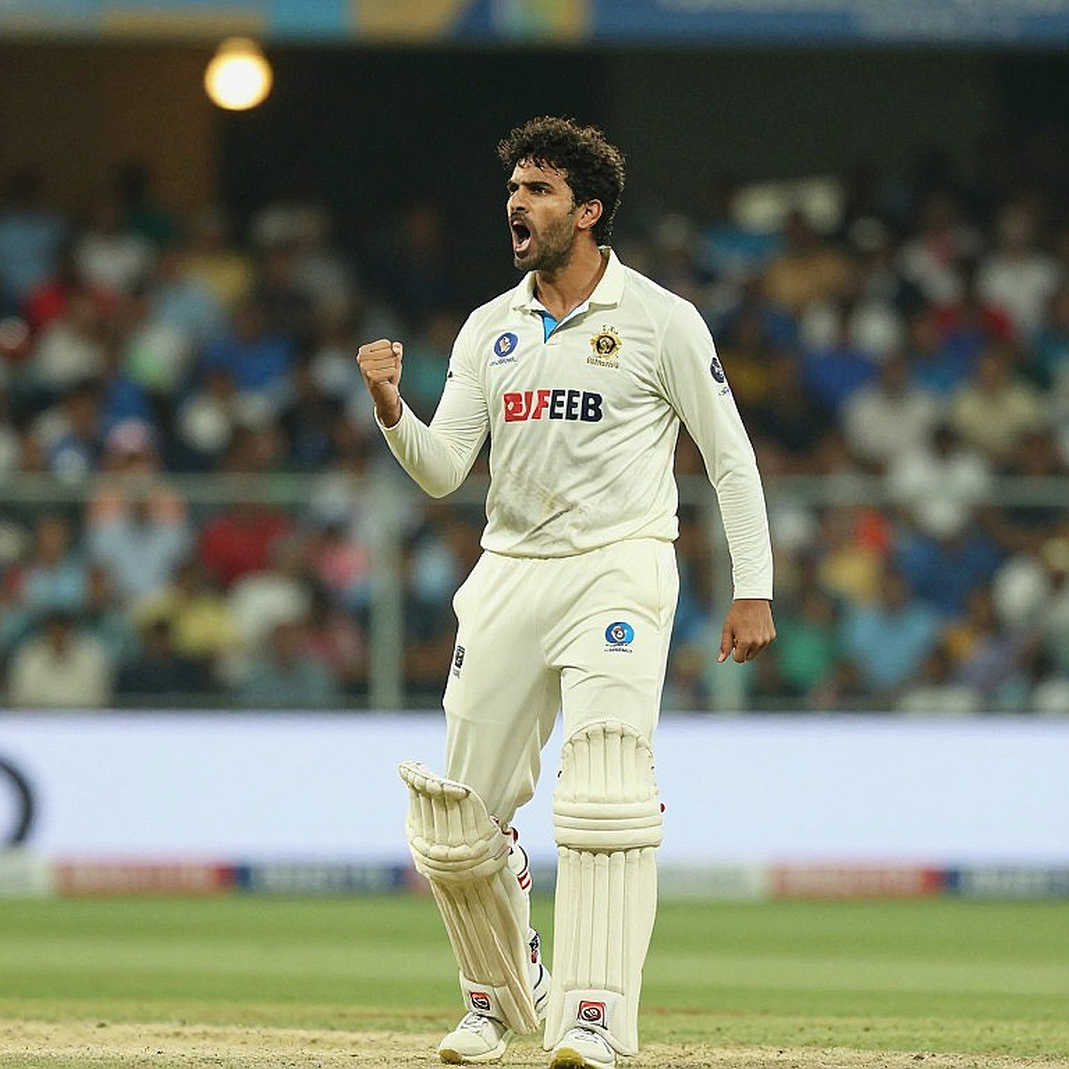 জানুয়ারির তিন সপ্তাহ: ক্যাপ, এনওসি আর একটা খোলা লেজার, যেটা ঠিক করে দেয় কে কোথায় খেলবে